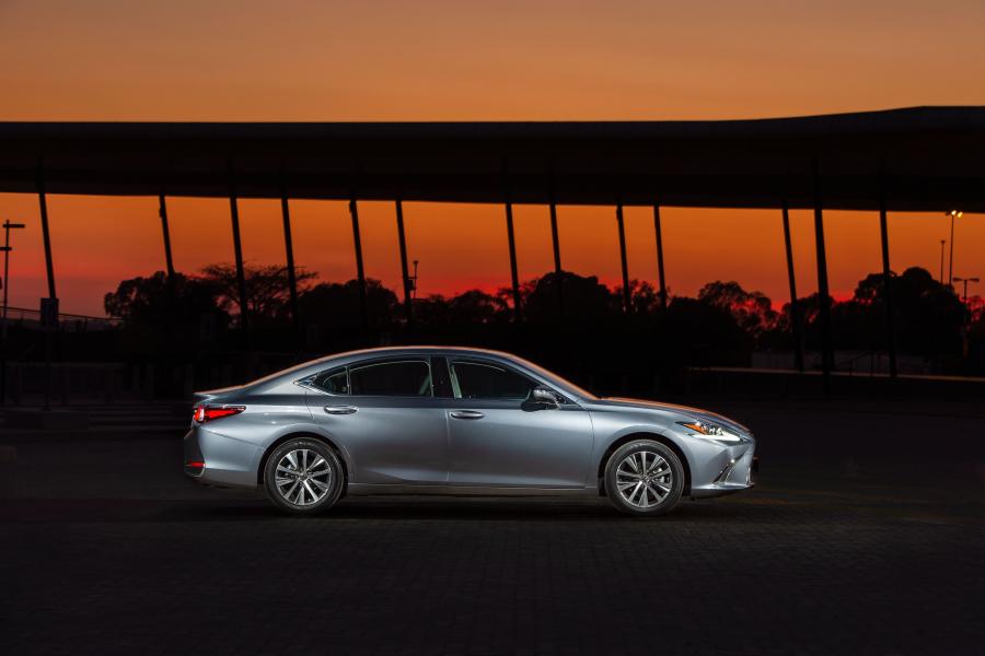  Lexus ES250 2018 года  (ZA) (фото 14 из 26)
